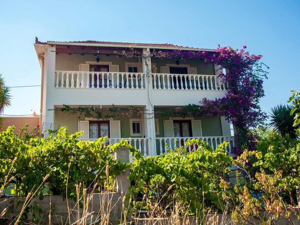 Eleni's Studios Katelios Exterior foto